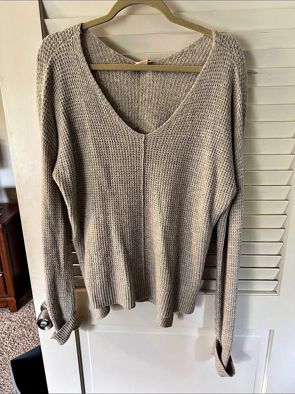 For Thee V-Neck Knit Sweater in Gray Size Large